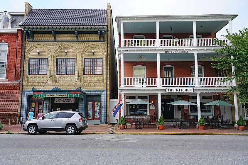 View of the historic town of Chestertown, Maryland, United States, seat of Kent County in the Chesapeake Bay. Editorial credit: EQRoy / Shutterstock.com