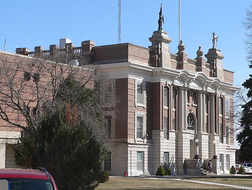 Dawson County Courthouse (Nebraska). In Wikipedia. https://en.wikipedia.org/wiki/Dawson_County_Courthouse_(Nebraska) By Ammodramus - Own work, Public Domain, https://commons.wikimedia.org/w/index.php?curid=9815345