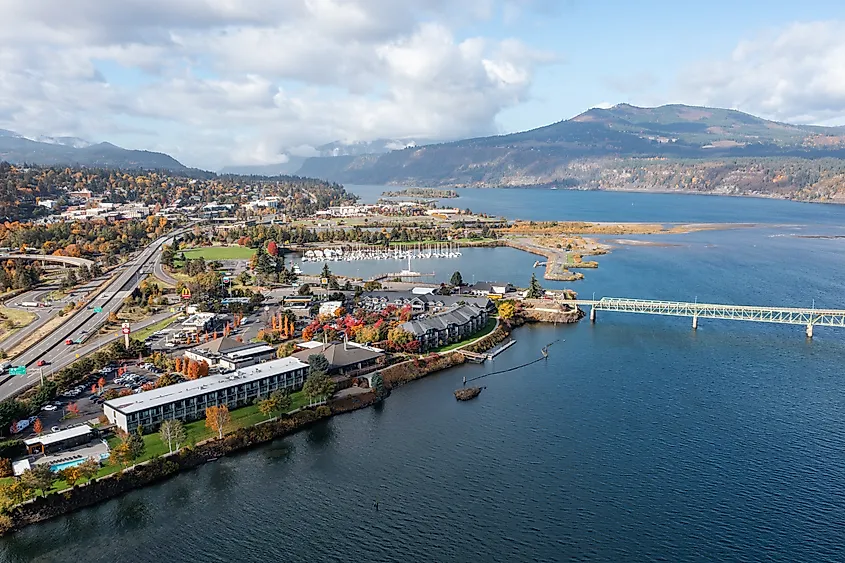 Aerial photo of Hood River, Oregon. Editorial credit: Hrach Hovhannisyan / Shutterstock.com
