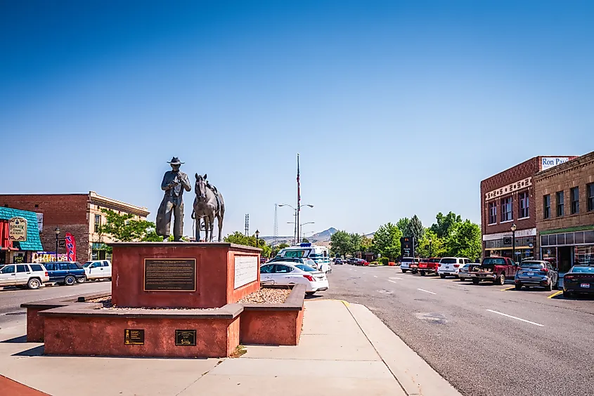 Soil to Riches bronze statue in Thermopolis, Wyoming.