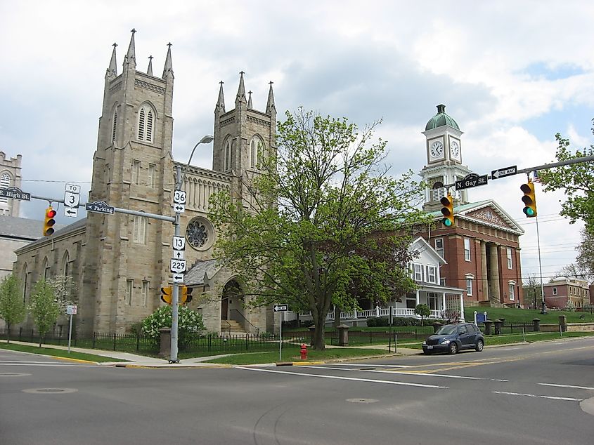 Mount Vernon, Ohio. In Wikipedia. https://en.wikipedia.org/wiki/Mount_Vernon,_Ohio By Nyttend - Own work, Public Domain, https://commons.wikimedia.org/w/index.php?curid=10101475