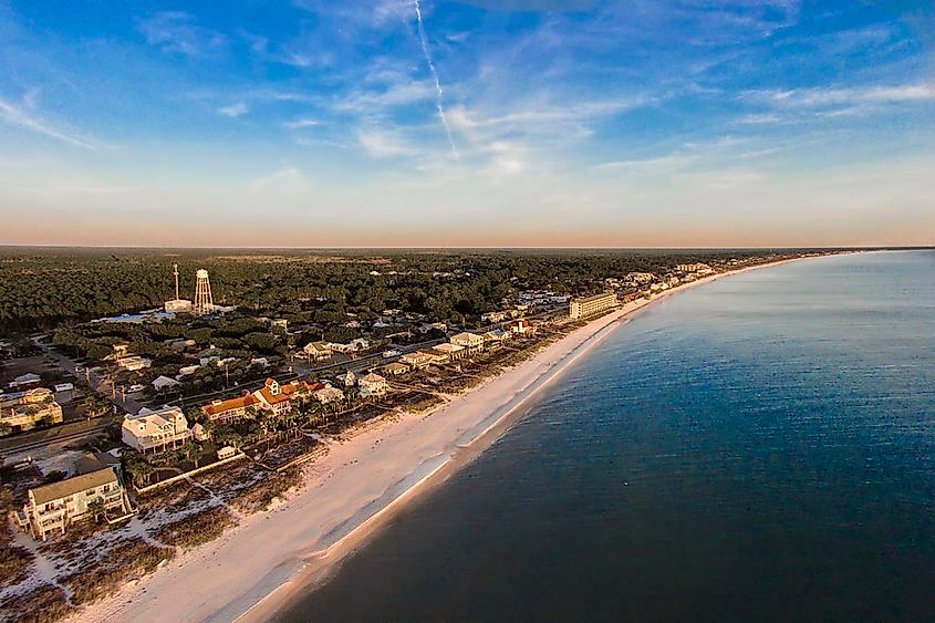 Mexico Beach, Florida. https://commons.wikimedia.org/wiki/File:Mexico_Beach,_FL,_USA.jpg https://upload.wikimedia.org/wikipedia/commons/3/35/Mexico_Beach%2C_FL%2C_USA.jpg Bill Fauth, CC BY-SA 4.0 <https://creativecommons.org/licenses/by-sa/4.0>, via Wikimedia Commons