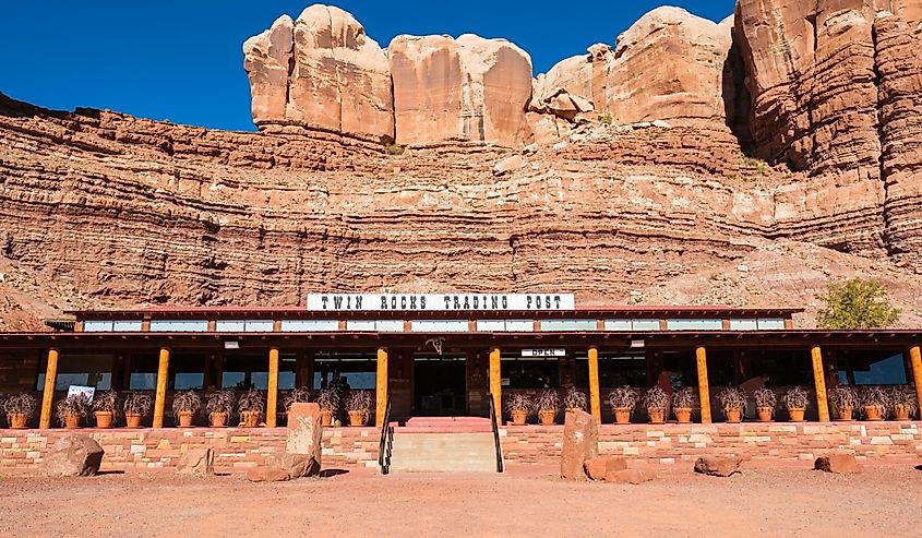 Twin Rocks Trading Post in the Utah desert with the natural beauty of sandstone formations