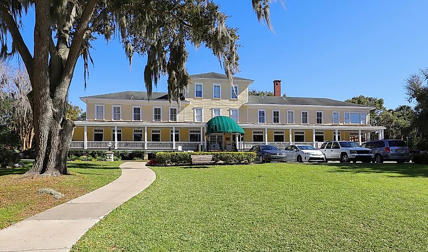 Historic Victorian-era Lakeside Inn, located in the heart of Mount Dora's historic district