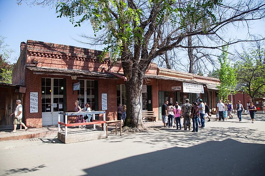 Street view of a Historical Landmark building in Columbia, CA