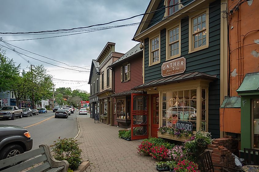 Several quaint shops in the city center of Frenchtown, New Jersey.