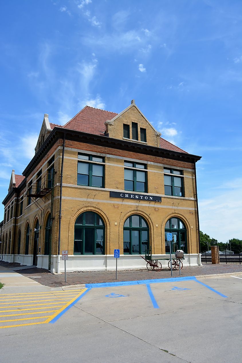  View of the Creston, Iowa Railroad Station that serves Amtrak passengers daily. Editorial credit: dustin77a / Shutterstock.com