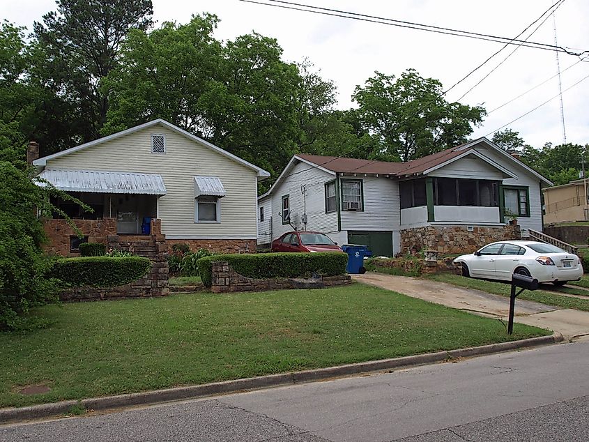 Rosedale Historic District (Homewood, Alabama). In Wikipedia. https://en.wikipedia.org/wiki/Rosedale_Historic_District_(Homewood,_Alabama) By Chris Pruitt - Own work, CC BY-SA 3.0, https://commons.wikimedia.org/w/index.php?curid=26507772