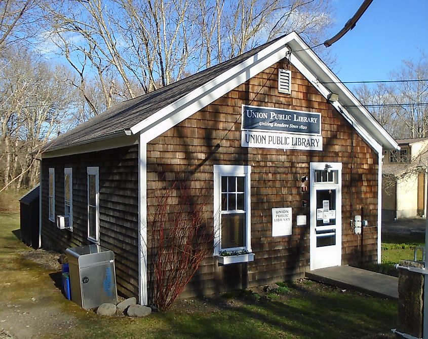 Union Public Library, a branch of the Tiverton Public Library, is located at 3832 Main Road and is part of the Tiverton Four Corners Historic District. 