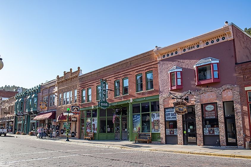 Traffic and rural life in the town of Deadwood, South Dakota.