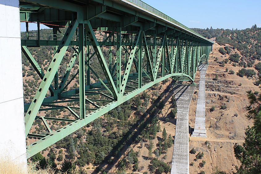 The Foresthill Bridge, the tallest in California (Credit: Nick Ares from Auburn, CA, United States, CC BY-SA 2.0 <https://creativecommons.org/licenses/by-sa/2.0>, via Wikimedia Commons)