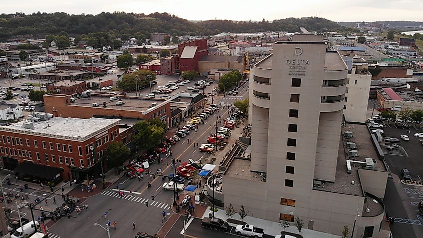 Ashland, Kentucky. In Wikipedia. https://en.wikipedia.org/wiki/Ashland,_Kentucky By Corey Graese - Own work, CC BY-SA 4.0, https://commons.wikimedia.org/w/index.php?curid=81932937