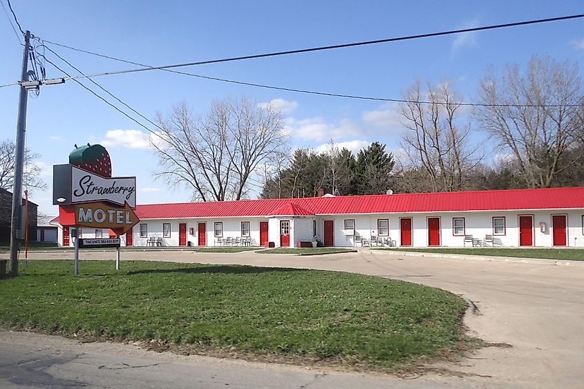 Strawberry Motel - Strawberry Point, Iowa