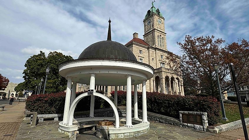 Court Square om Harrisonburg Photo by Bryan Dearsley