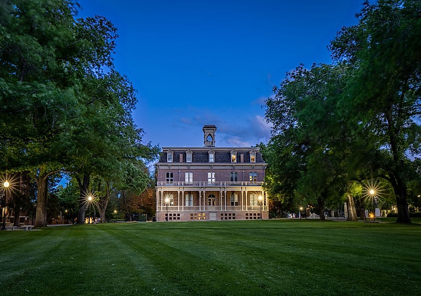 A front view of the University of Nevada, Reno campus in the evening