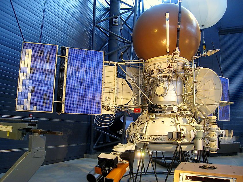 Model of the Soviet Vega probe at the Udvar-Hazy Center.