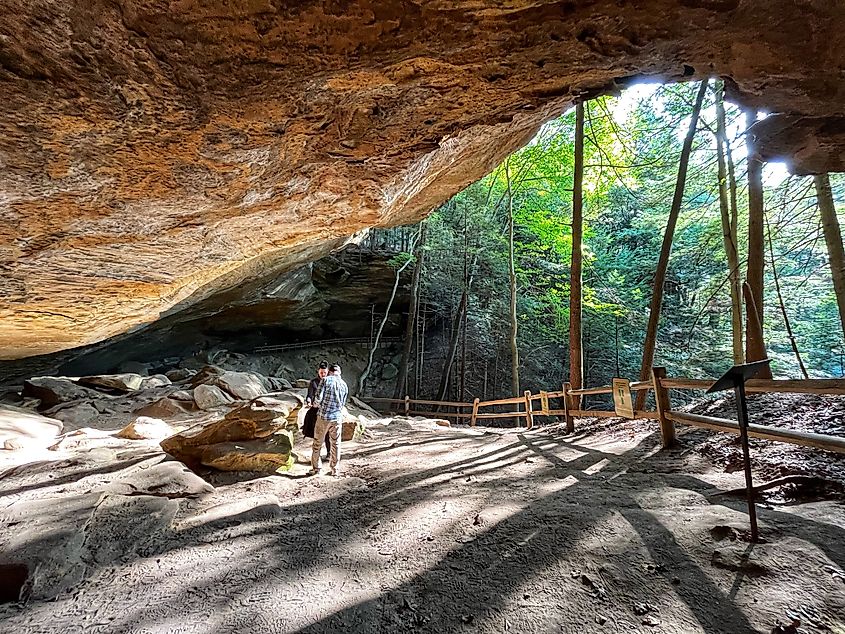 Whispering cave is seen at old man’s cave state park in the Hocking Hills in Logan, Ohio. Editorial credit: Wendy van Overstreet / Shutterstock.com