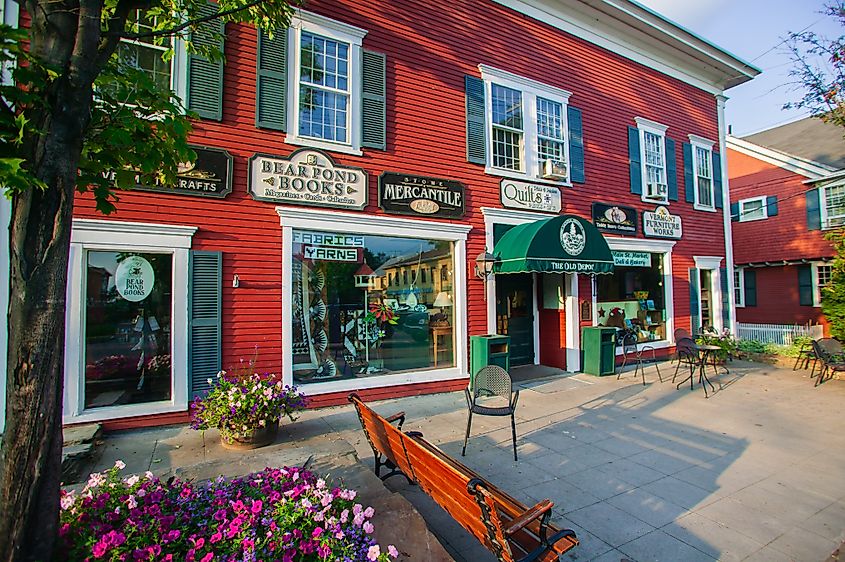 Stowe, Vermont: Late afternoon rural village stores scene