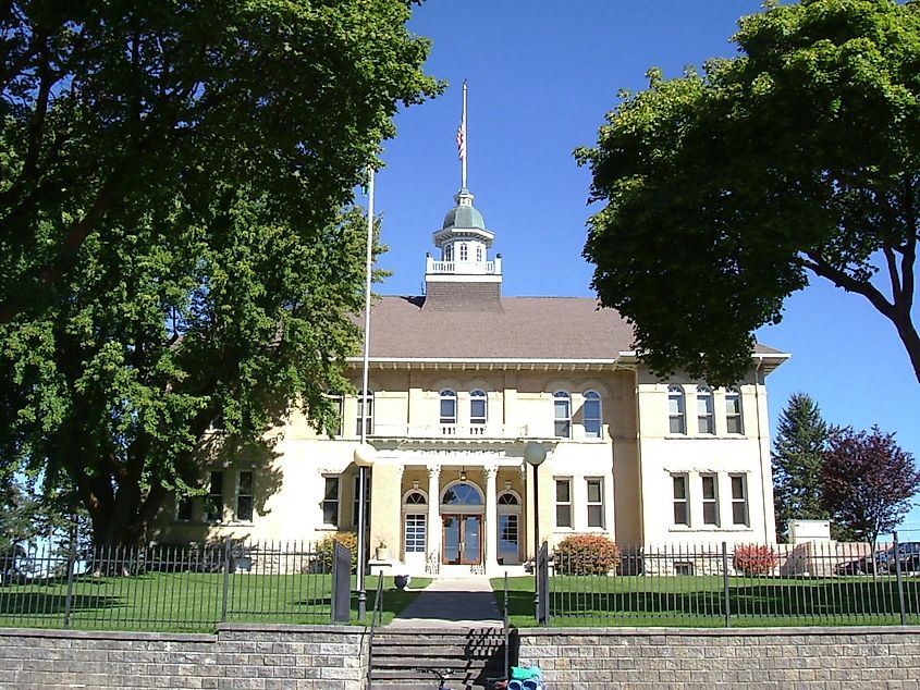 Lincoln County Courthouse in downtown Davenport, Washington.