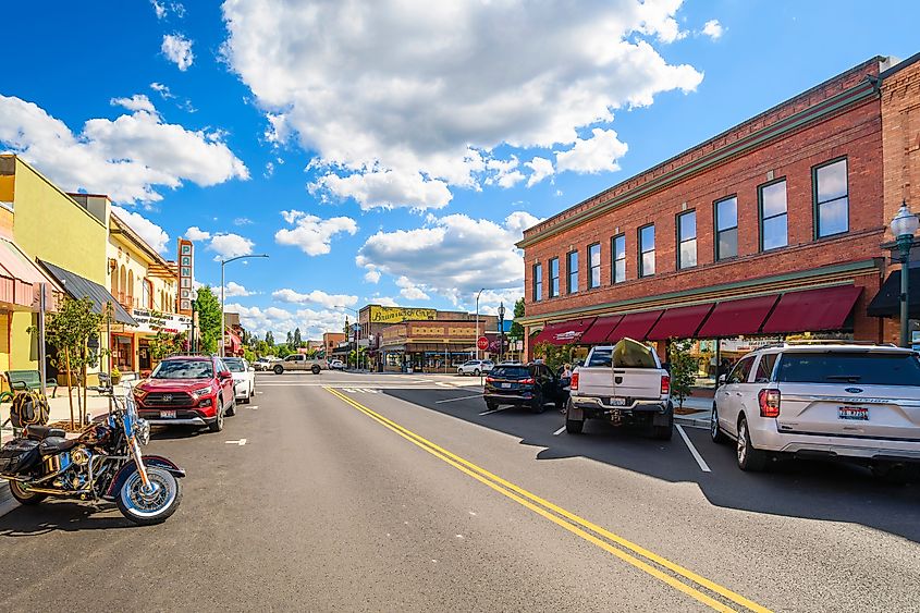 1st Avenue, the main street through the lakefront downtown district of the small town of Sandpoint Idaho. Editorial credit: Kirk Fisher / Shutterstock.com