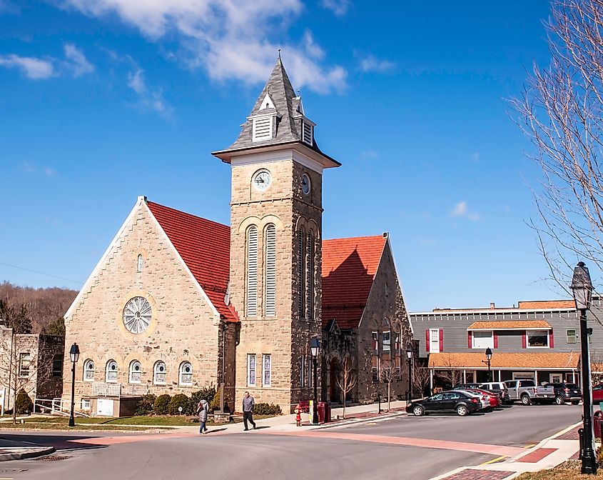 The Heritage United Methodist Church located in the town diamond. Editorial credit: woodsnorthphoto / Shutterstock.com