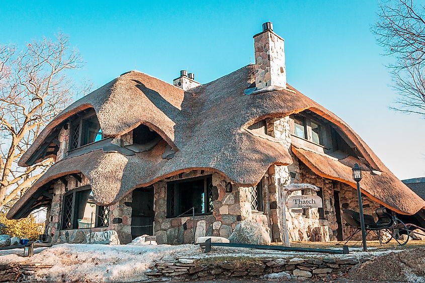Mushroom house in Charlevoix, Michigan. Image credit Michael Deemer via Shutterstock
