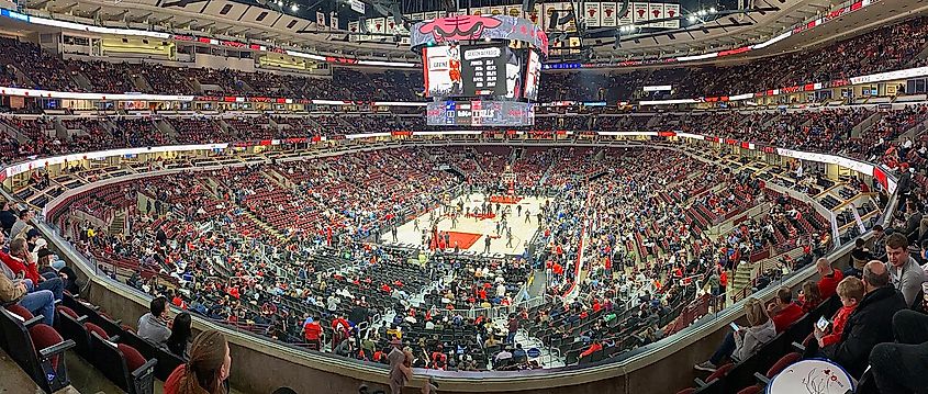 Panorama of the United Center during a Bulls game in January 2020