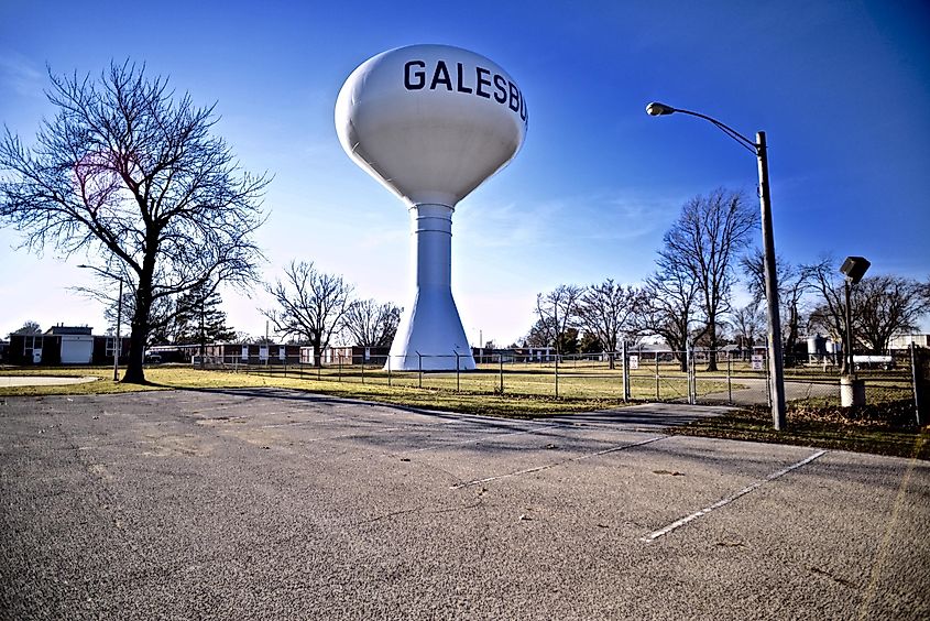 Galesburg Illinois Watertown on the edge of town