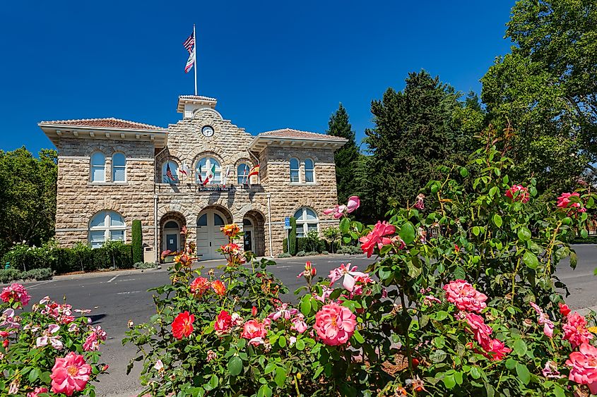 Sunny exterior view of the Sonoma City Hall at California