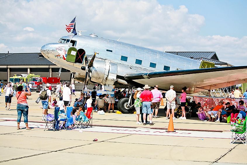 People at an air show in Biloxi, via aviahuisman / Shutterstock.com