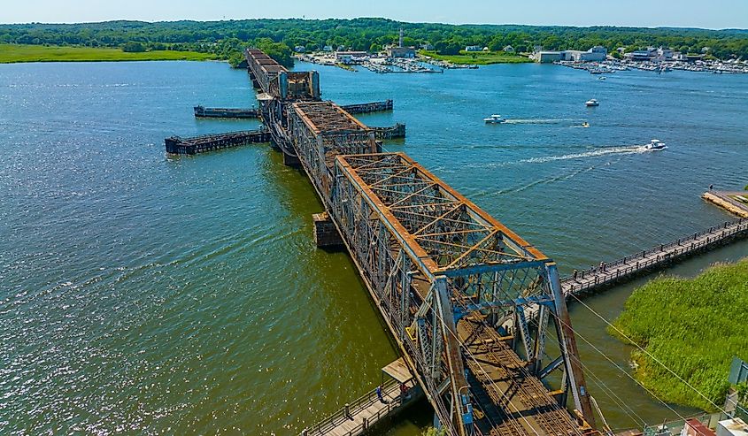 Old Saybrook Old Lyme Bridge is the last crossing the Connecticut River at the mouth at between town of Old Saybrook and Old Lyme, Connecticut