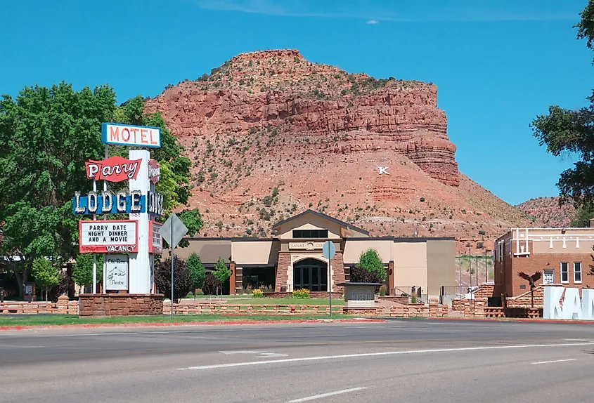 Parry lodge sign, the mountain and Kanab sign in Kanab, Utah.