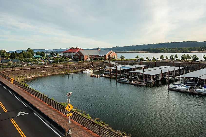 Kalama, Washington, USA Kalama marina area. Columbia river and McMenamins Kalama Harbor Lodge on the background
