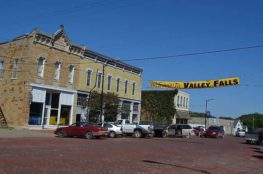 Valley Falls, Kansas. In Wikipedia. https://en.wikipedia.org/wiki/Valley_Falls,_Kansas By Ichabod - Own work, CC BY-SA 4.0, https://commons.wikimedia.org/w/index.php?curid=35473568