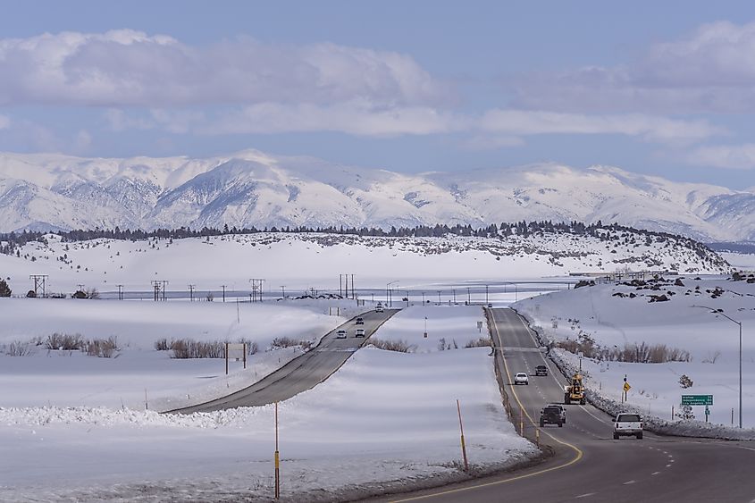 The gorgeous winter mountain landscape around Mammoth Lakes, California.