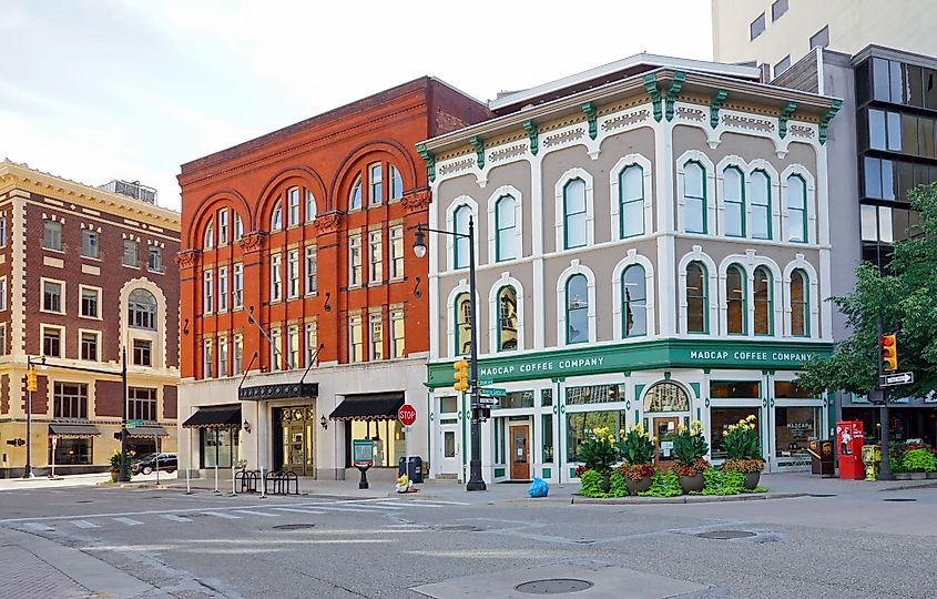 Grand Rapids, Michigan: View of outdoor city scene, via Fsendek / Shutterstock.com