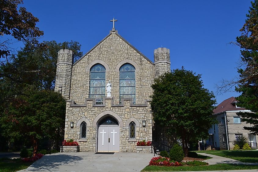 St. Aloysius Church (Pewee Valley, Kentucky). In Wikipedia. https://en.wikipedia.org/wiki/St._Aloysius_Church_(Pewee_Valley,_Kentucky) By LisaGS - Own work, CC BY-SA 4.0, https://commons.wikimedia.org/w/index.php?curid=51705108