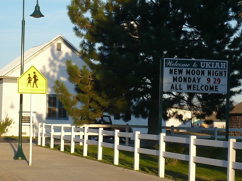 "Welcome to Ukiah" sign