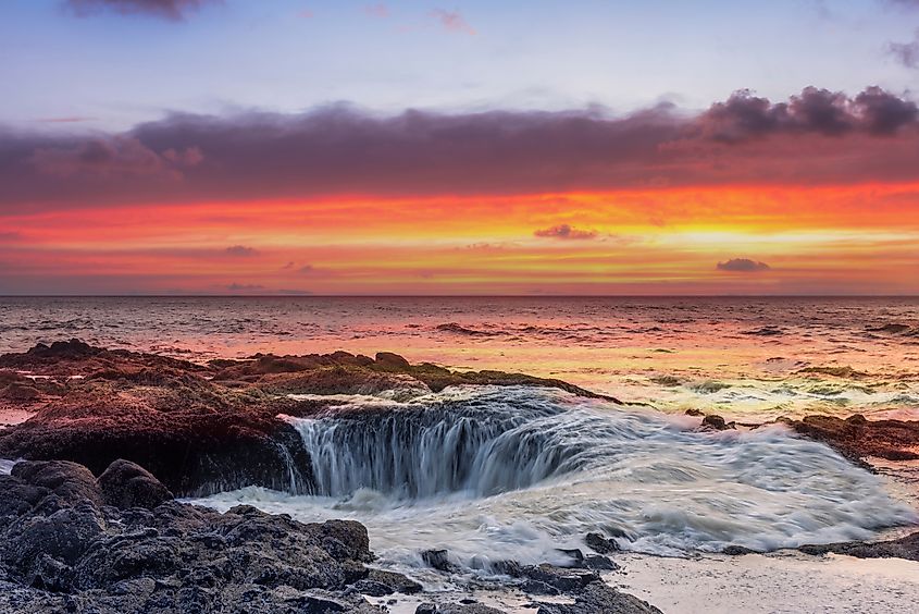 Usa, Oregon, Yachats. Thor's Well.