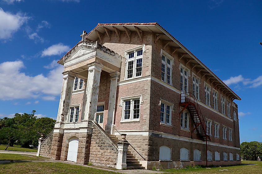 Old St. Anastasia Catholic School in Fort Pierce, Florida. Editorial credit: Pictures by Gerald / Shutterstock.com