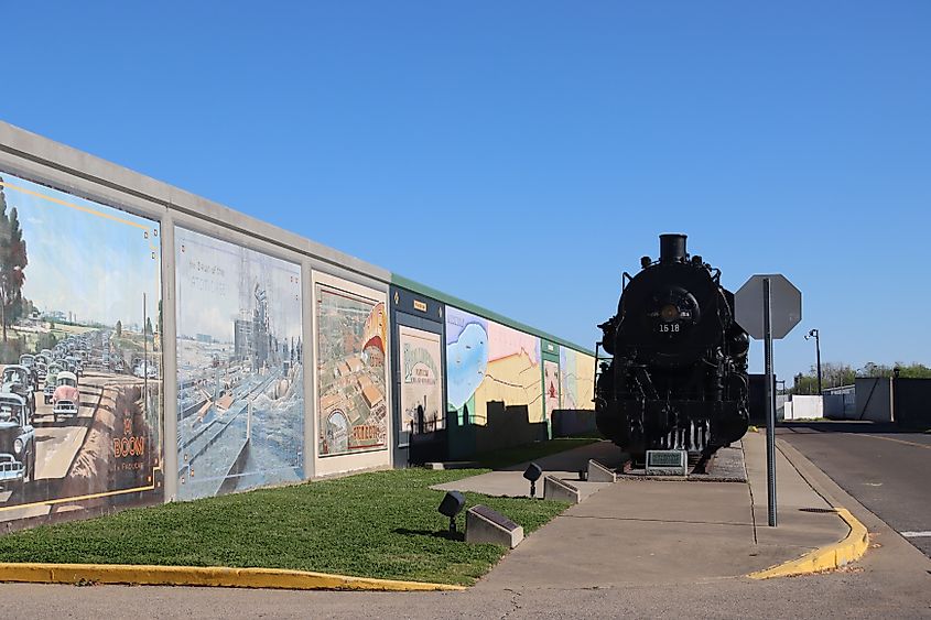 Downtown Paducah historical sign and display. Editorial credit: 10 Cows Photos / Shutterstock.com