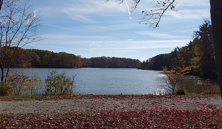 Beautiful Autumn views at Findley State Park in Ohio