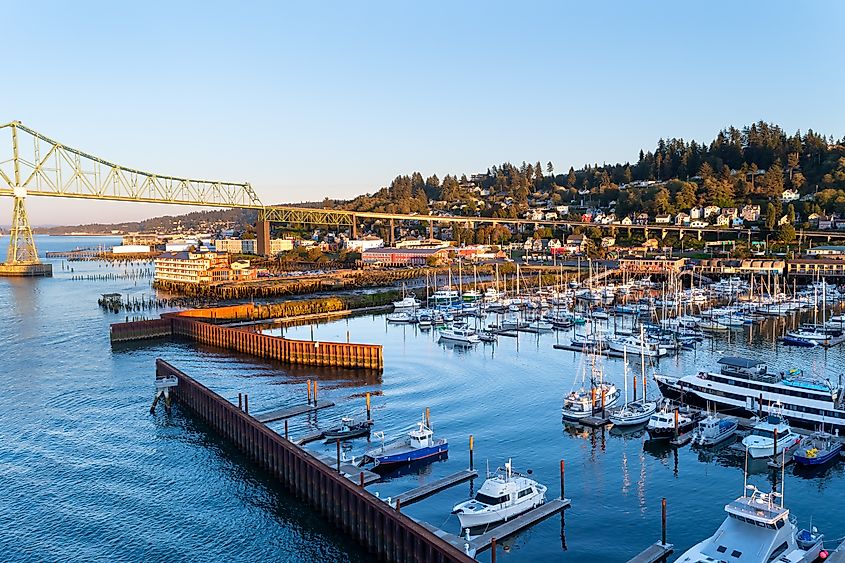 Boats docked along the coast in Astoria, Oregon.