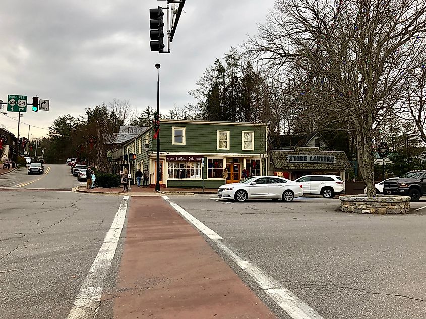 Highlands, North Carolina: Main Street.