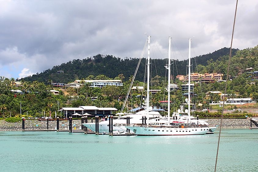 Airlie Beach, Queensland. In Wikipedia. https://en.wikipedia.org/wiki/Airlie_Beach,_Queensland By DANIEL JULIE from Paris, France - DSC77/Australia/Queensland/Airlie Beach harbour, CC BY 2.0, https://commons.wikimedia.org/w/index.php?curid=24245239