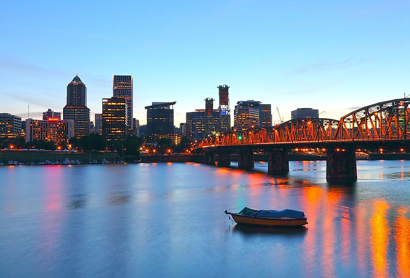 Portland Skyline and Hawthorne Bridge at night, Portland, Oregon, USA