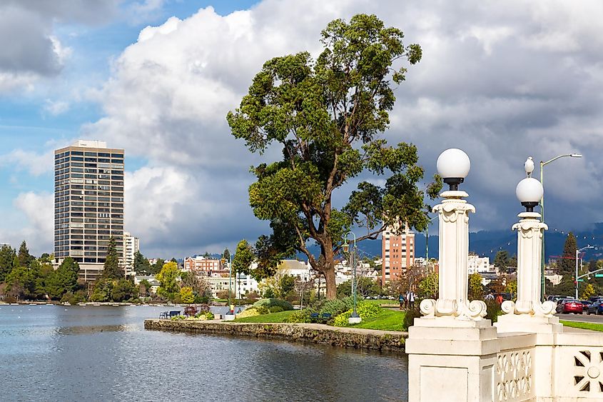 Oakland, CA Lake Merritt view of park along water's edge