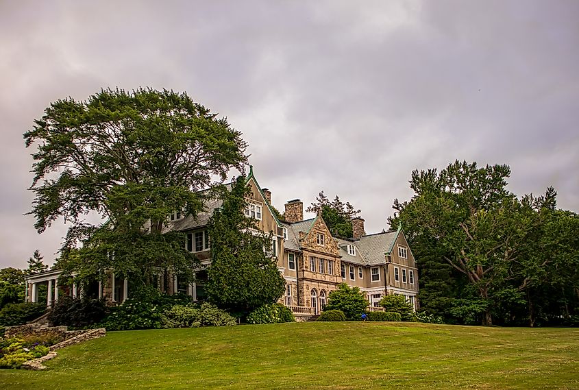 Historic Blithewold Mansion, Gardens & Arboretum. Extensive grounds and garden in Bristol. Editorial credit: Faina Gurevich / Shutterstock.com