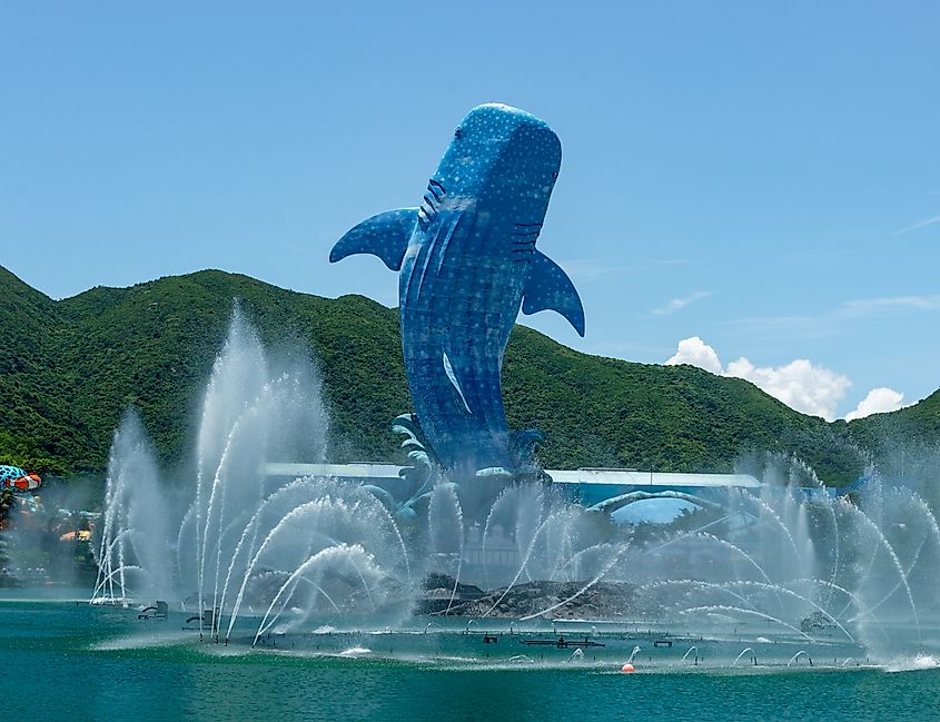 Chimelong Ocean Kingdom. Image Credit xiquinhosilva via Wikimedia.