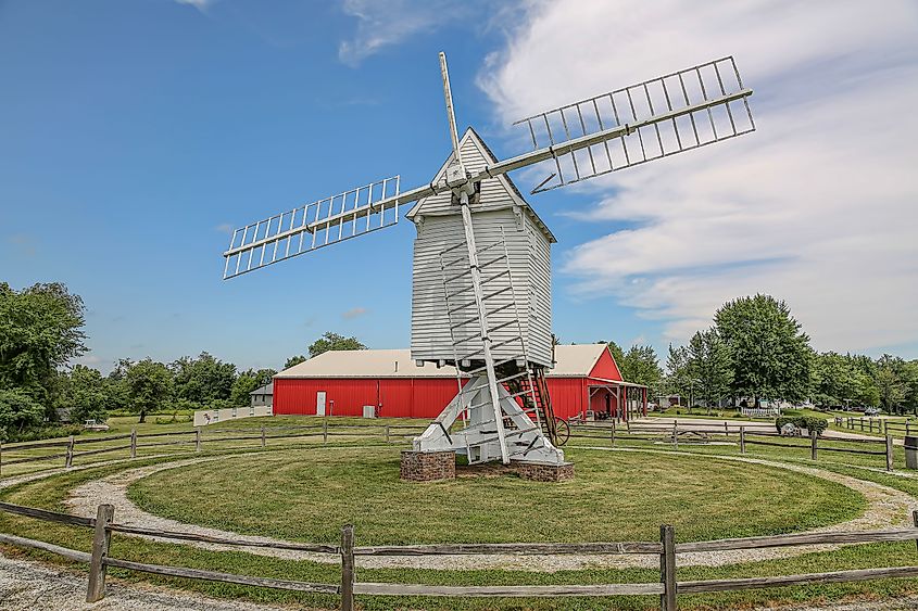 A rotating windmill in Kendallville, Indiana.